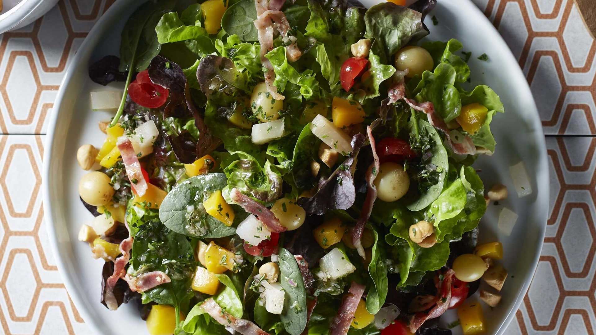 Ensalada de Frutas, Tocino y Vinagreta de Tomillo